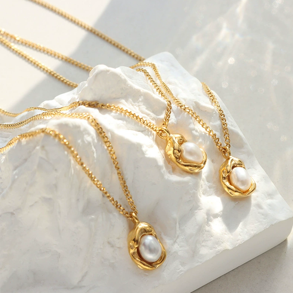 Gold Cuban Chain Necklace with Freshwater Pearl Pendant