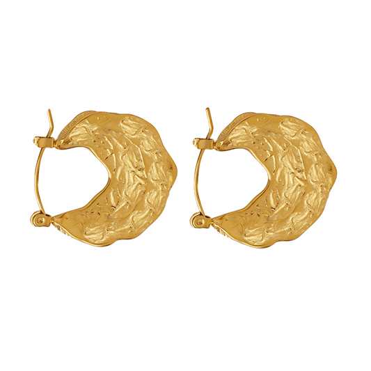 Schmuckset aus Halskette und Ohrringen mit unregelmäßigem Hammerschlag-Muster