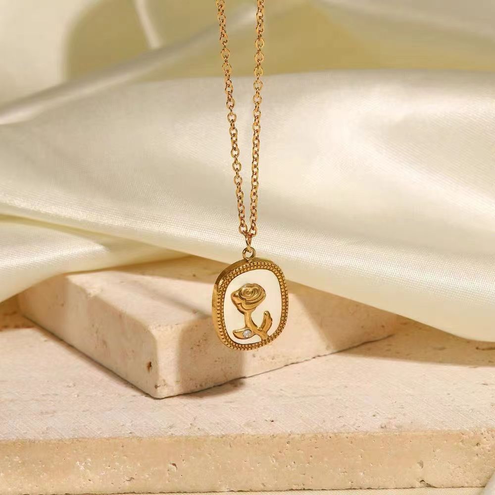 Rose Pearl Necklace