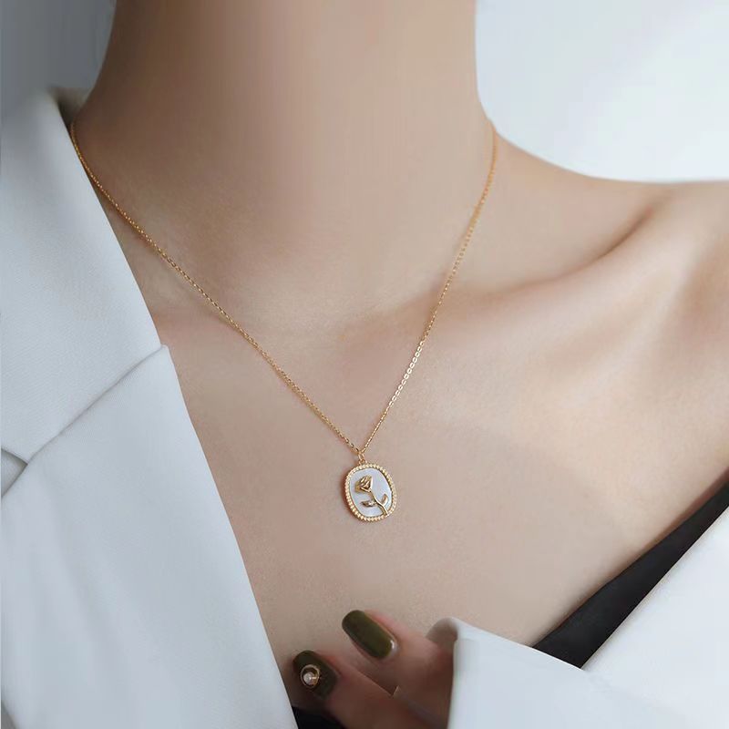 Rose Pearl Necklace